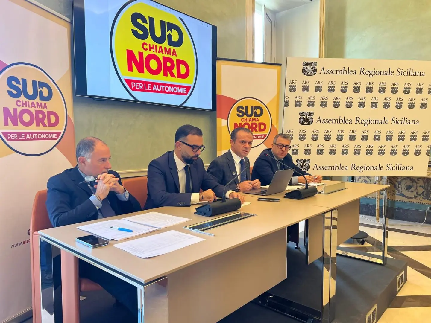 Sud Chiama Nord illustra la linea per la Finanziaria 2026, De Luca &ldquo;Cento proposte, piano da 1,5 miliardi&rdquo;