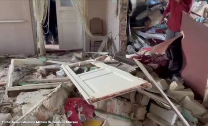 Attacco russo nella regione di Kherson, un morto e 12 feriti