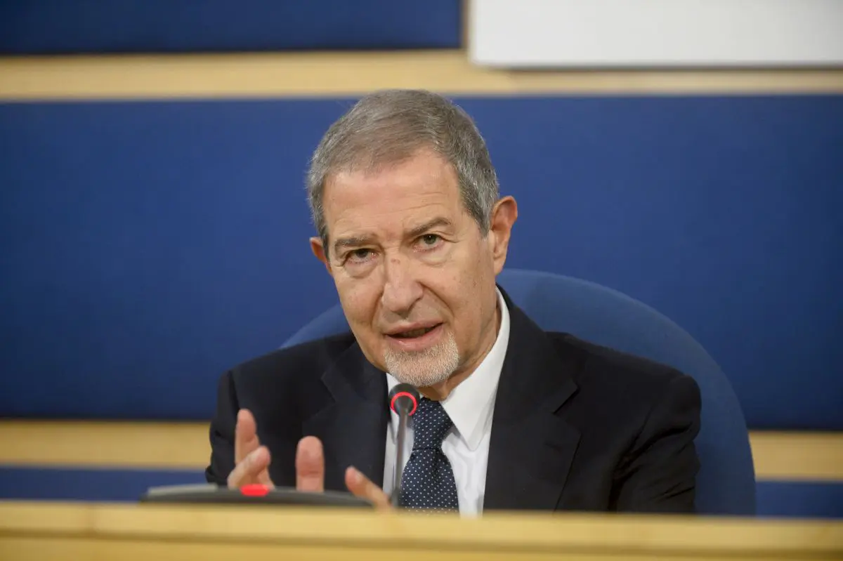 Musumeci &ldquo;La Sicilia &egrave; fondata su un sistema clientelare, chi lo accetta &egrave; complice&rdquo; / Video