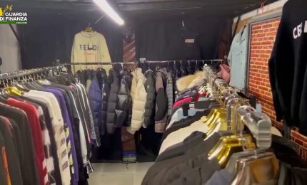 Scoperta a Cagliari una boutique clandestina, denunciato un 37enne