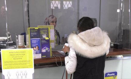 A Verona l'ufficio postale diventa multilingue, inclusione al centro