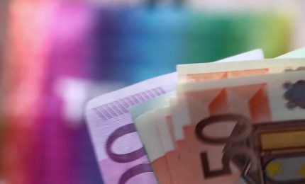 Bce, crescita lenta nell'eurozona