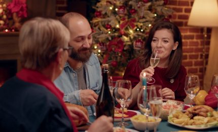 Natale 2025, gli italiani puntano su qualit&agrave; e sostenibilit&agrave;