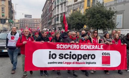 In diecimila in piazza a Napoli al corteo Cgil contro la manovra