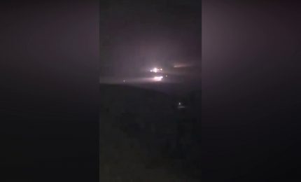 Libia, morto capo di stato maggiore in incidente aereo: le immagini dei rottami