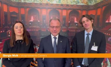 Dalla Camera una donazione di materiali per "Circular for Kids"