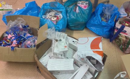 A Monza sequestrati oltre 200 mila prodotti natalizi pericolosi e contraffatti