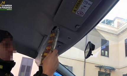 Messina, corriere con 4 chili di hashish arrestato agli imbarcaderi