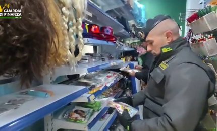 Lucca, sequestrati 4.000 prodotti di Carnevale pericolosi