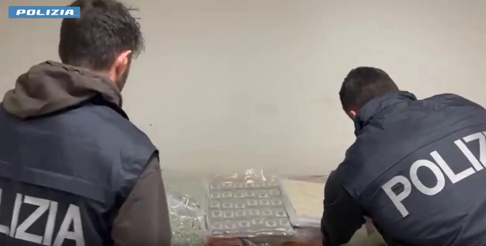 Maxi sequestro di droga a Catania, arrestati padre e figlio / Video