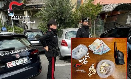 Blitz dei Carabinieri contro lo spaccio in strada nel Catanese, arrestato un 18enne