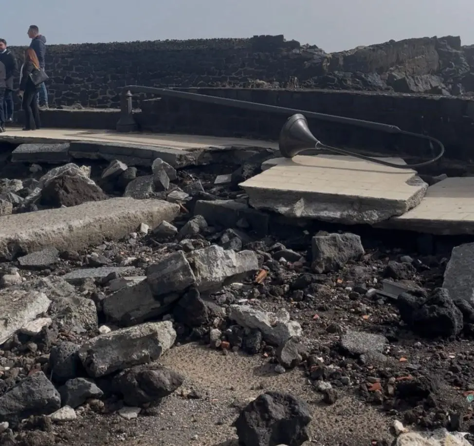 Il sindaco di Acireale annuncia l&rsquo;avvio dei lavori urgenti per il ripristino della funzionalit&agrave; dei porti cittadini