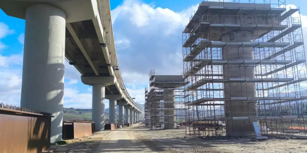 Vertice a Palazzo d&rsquo;Orl&eacute;ans sull&rsquo;A19 Palermo-Catania, sono 24 i cantieri in corso