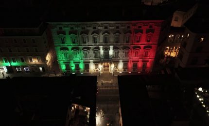 Giorno del Ricordo, la facciata di Palazzo Madama illuminata con il Tricolore