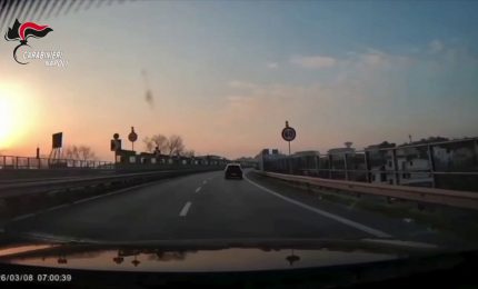 Nel Napoletano due giovani in fuga a 200km/h, avevano della droga: arrestati