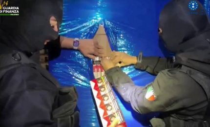 Smantellata fabbrica clandestina sigarette, maxi sequestro tra Sicilia e Veneto