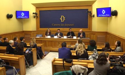 Beppe Convertini racconta l'Italia nel libro "Il paese delle tradizioni"