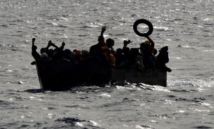 Migranti, un&rsquo;altra tragedia in mare: diciannove morti e cinque feriti al largo di Lampedusa