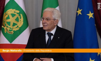 Mattarella "Con pi&ugrave; autoironia i potenti eviterebbero difficolt&agrave; e imbarazzi"
