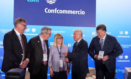 Terziario, entro 10 anni mancher&agrave; mezzo milione di lavoratori
