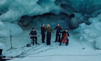 Musica, il concerto nel ghiacciaio che si scioglie