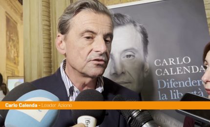 Calenda "Vedere cacciare le bandiere dell'Ucraina mi mette grande tristezza"