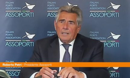 Petri "Mix di investimenti pubblici e privati per rafforzare i porti italiani"