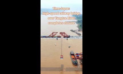 Cina, completata chiusura del ponte ferroviario ad alta velocit&agrave; sullo Yangtze