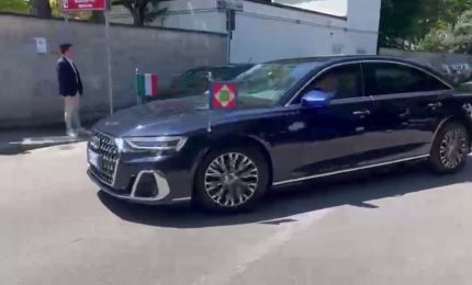 Mattarella e Meloni arrivano all'Ospedale Maggiore di Bologna: le immagini