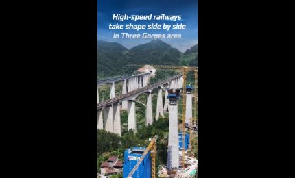 Cina, due linee parallele ad alta velocit&agrave; prendono forma nelle Tre Gole