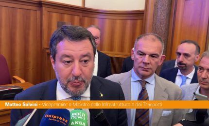 Salvini presenta spot a tutela dei bimbi in auto: "Il seggiolino &egrave; fondamentale"