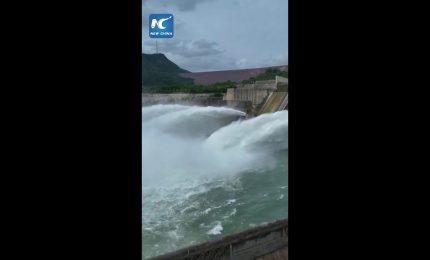 Cina, l'acqua d&agrave; spettacolo sul Fiume Giallo