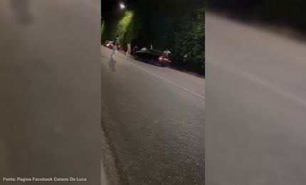 Auto contro gruppo di giovani, paura nella notte a Taormina