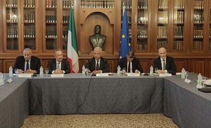 Il ministro Piantedosi in Prefettura a Palermo: &ldquo;Tra luglio e agosto 90 nuove unit&agrave; di Polizia e Carabinieri&rdquo;