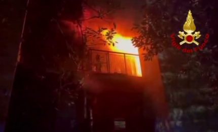 Incendio devasta appartamento in provincia di Trieste