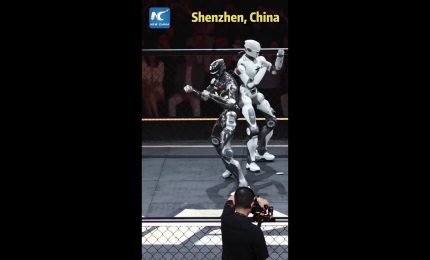 Cina, robot umanoidi si sfidano nel primo campionato mondiale di combattimento