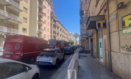 Omicidio a Palermo, un uomo si barrica in casa: le immagini