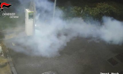 Esplosivi contro bancomat nel Catanese, tre misure cautelari