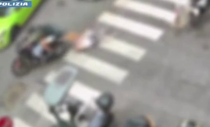 Trascinano anziana per strapparle la borsa, due fermati a Roma