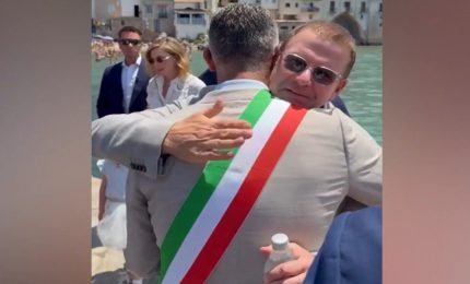 L&rsquo;ambasciatore statunitense Fertitta visita Cefal&ugrave;: &ldquo;Legame profondo tra la Sicilia e gli Usa&rdquo; / Video