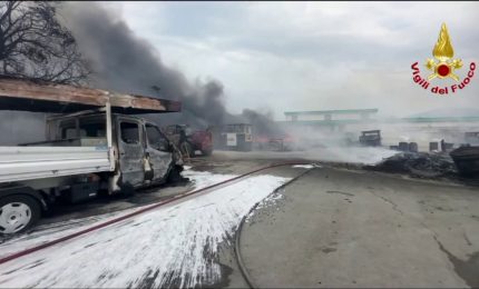 Termini Imerese, incendio nella zona industriale