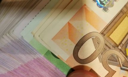 Crescono i prestiti a famiglie e imprese