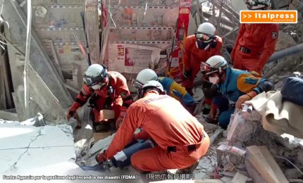 Terremoto Giappone, si continua a scavare tra le macerie degli edifici crollati