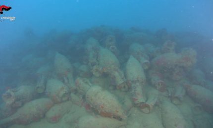 Scoperto un relitto romano con centinaia di anfore al largo di Mazara del Vallo