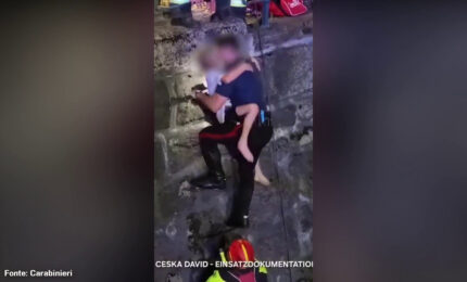 Salvati tre bambini tedeschi bloccati nel fiume Passirio a Merano, le immagini