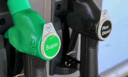 Carburanti, rincari pesano 1,1 miliardi in pi&ugrave; al mese