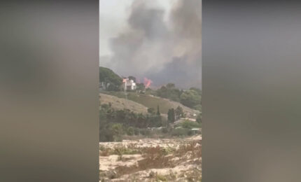 Vasto incendio nell'Agrigentino, 30 persone evacuate a Menfi