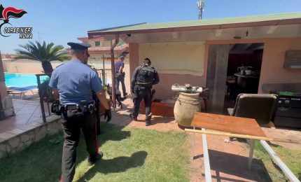 Maxi operazione sul litorale romano, 3 arresti e sequestro di armi e droga