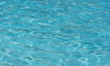 Palermo, una bimba di due anni annega in piscina e muore