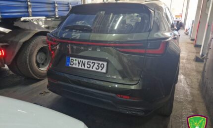 Auto di lusso clonate e destinate al mercato nero in Tunisia, sequestri a Palermo / Video